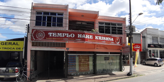 Comida para a alma: conheça o restaurante vegetariano do Templo Hare Krishna